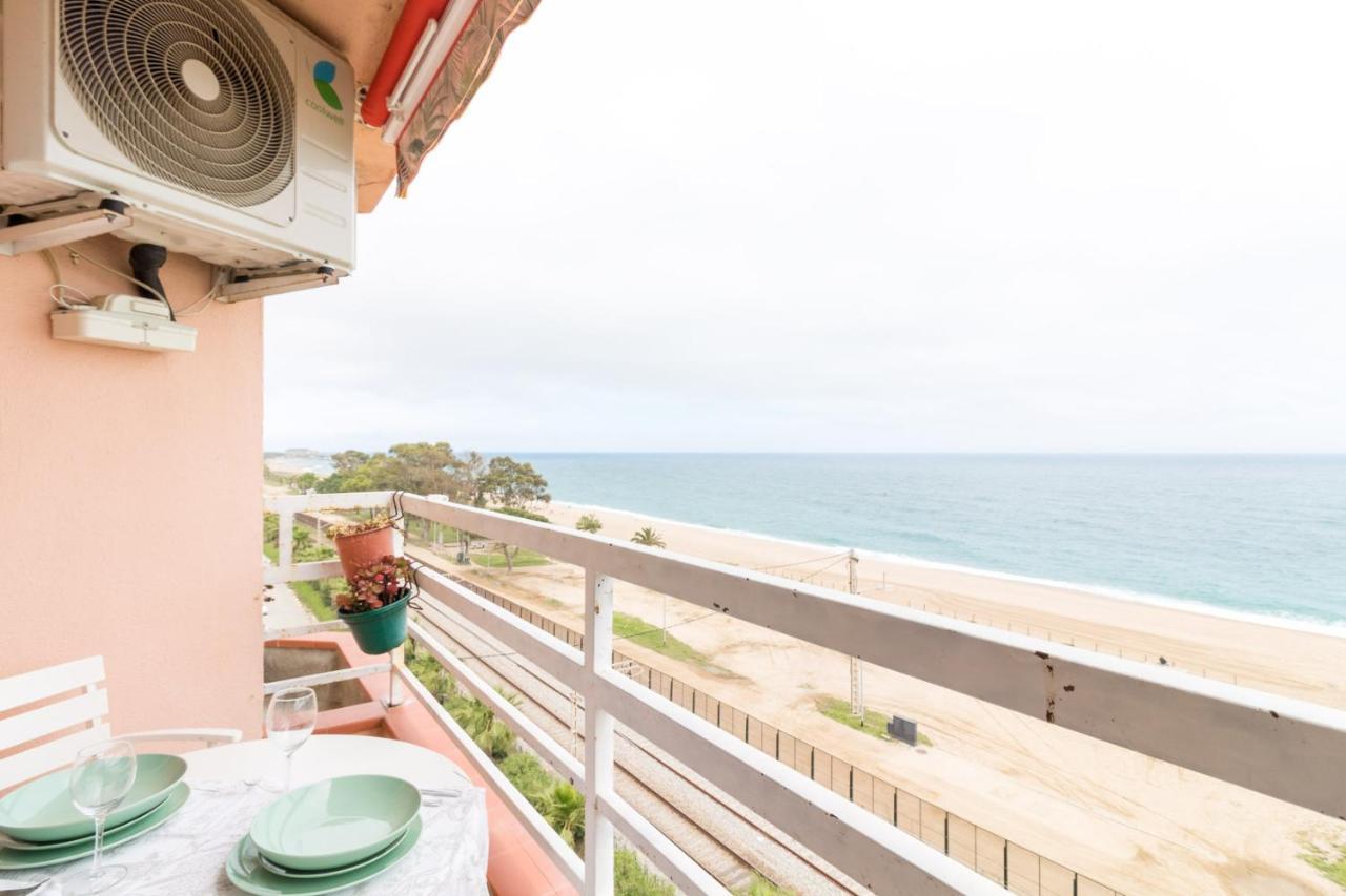 Apartment In Front Of The Beach Pineda de Mar Exterior photo