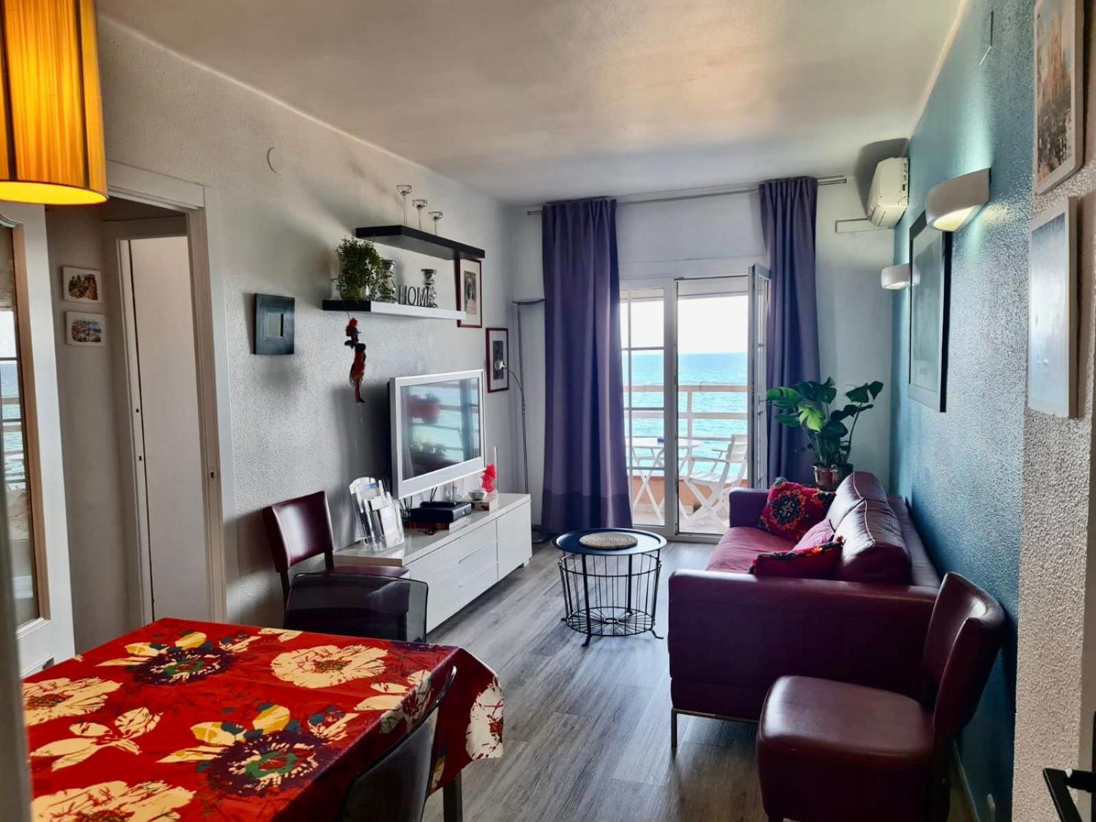 Apartment In Front Of The Beach Pineda de Mar Exterior photo