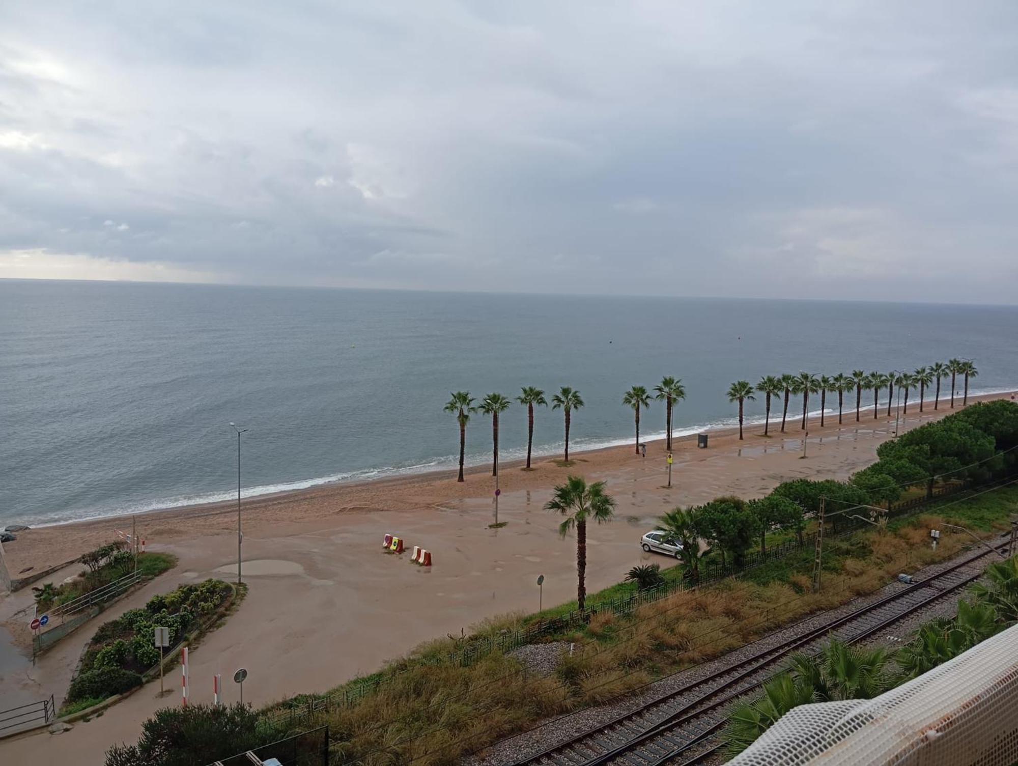 Apartment In Front Of The Beach Pineda de Mar Exterior photo