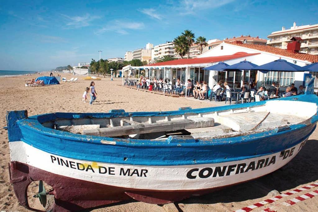 Apartment In Front Of The Beach Pineda de Mar Exterior photo