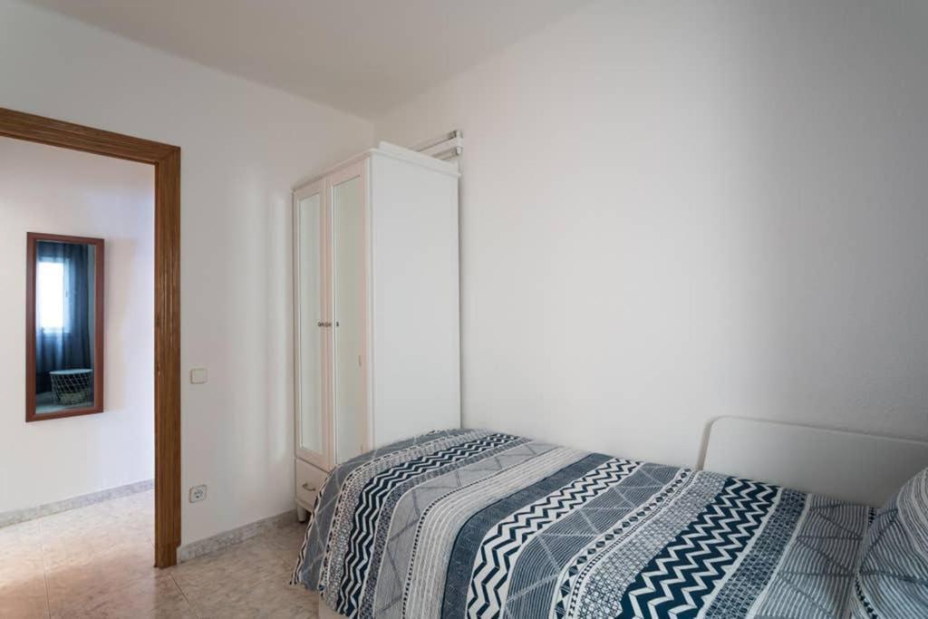 Apartment In Front Of The Beach Pineda de Mar Exterior photo